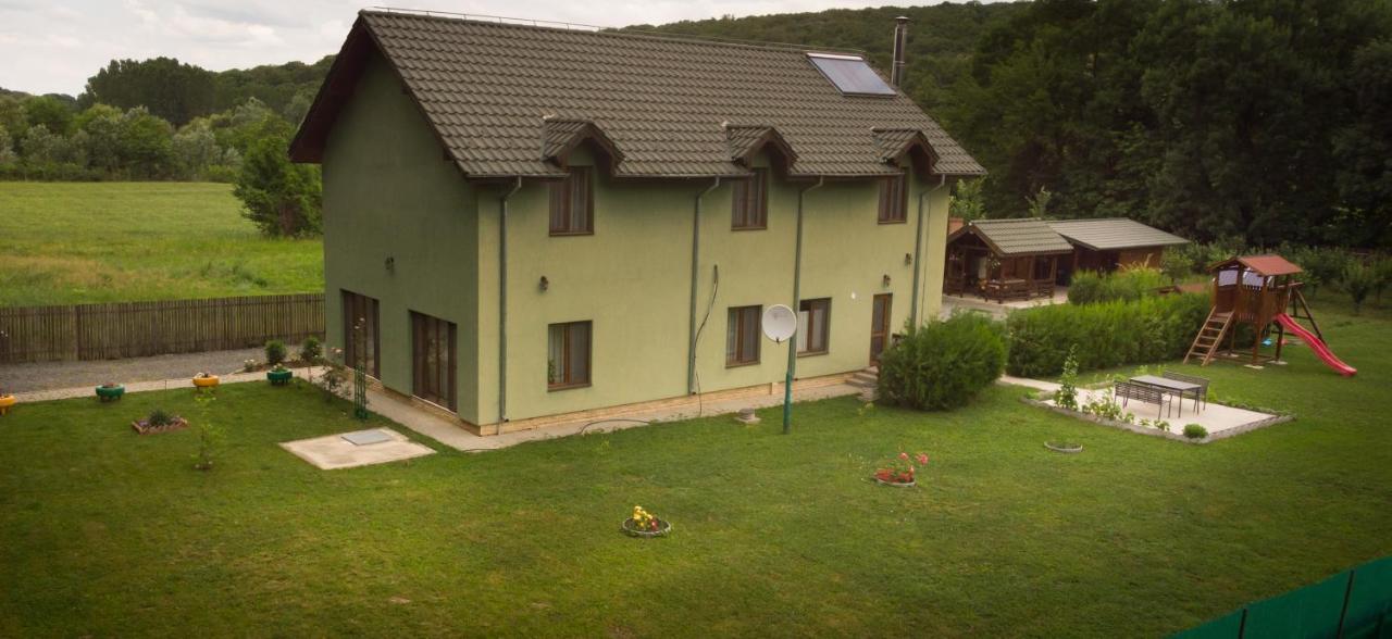 Agropensiunea Cetatuia Luncavita Εξωτερικό φωτογραφία